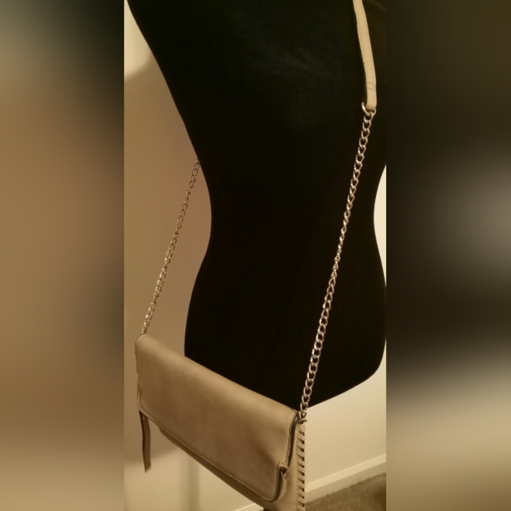 Elegant Urban Expressions Tan Chain Strap Women's Crossbody Bag